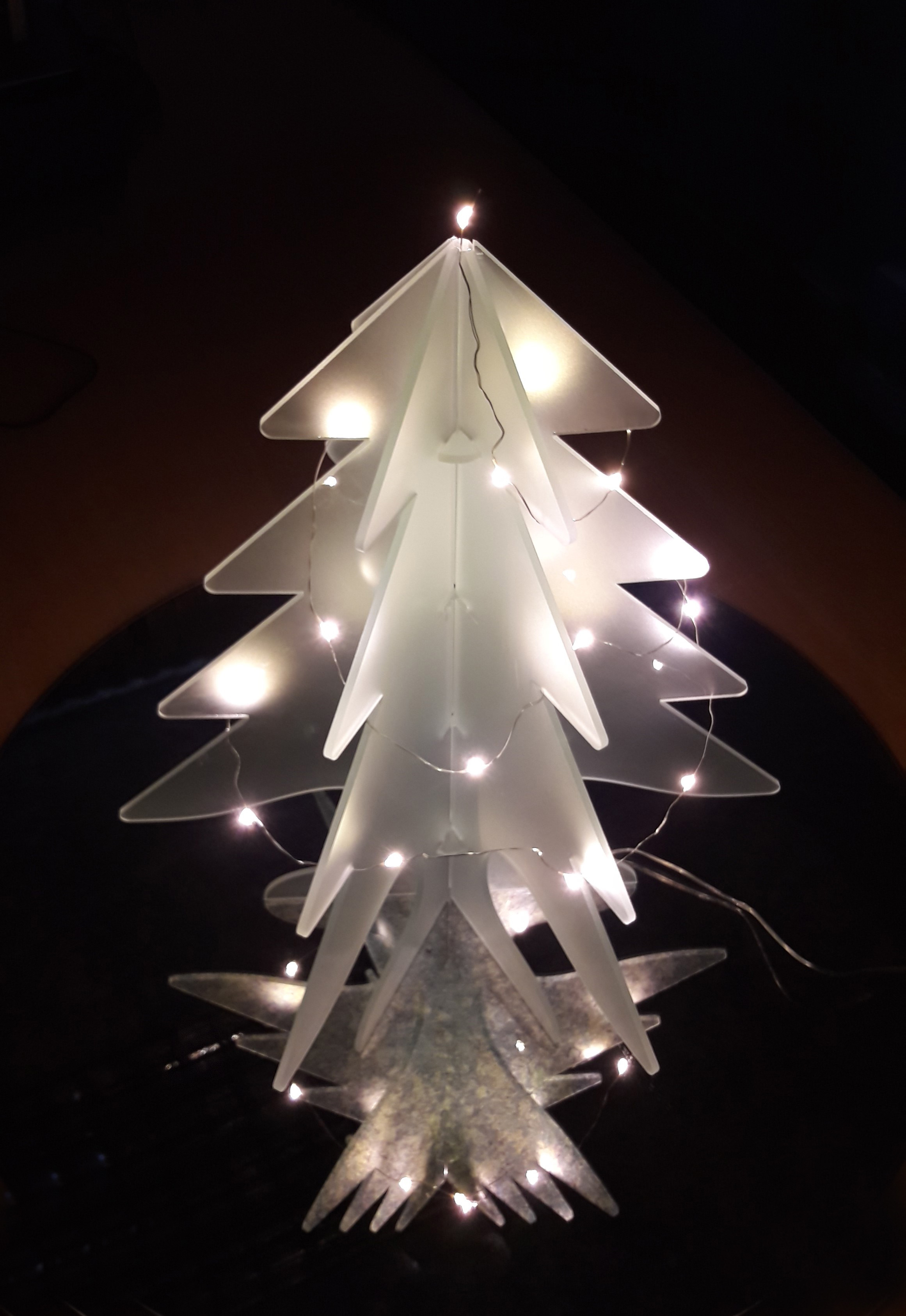 glass-christmas-tree-1