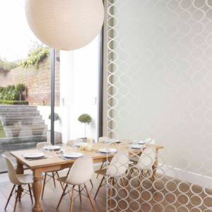 circle glass screen and dining table